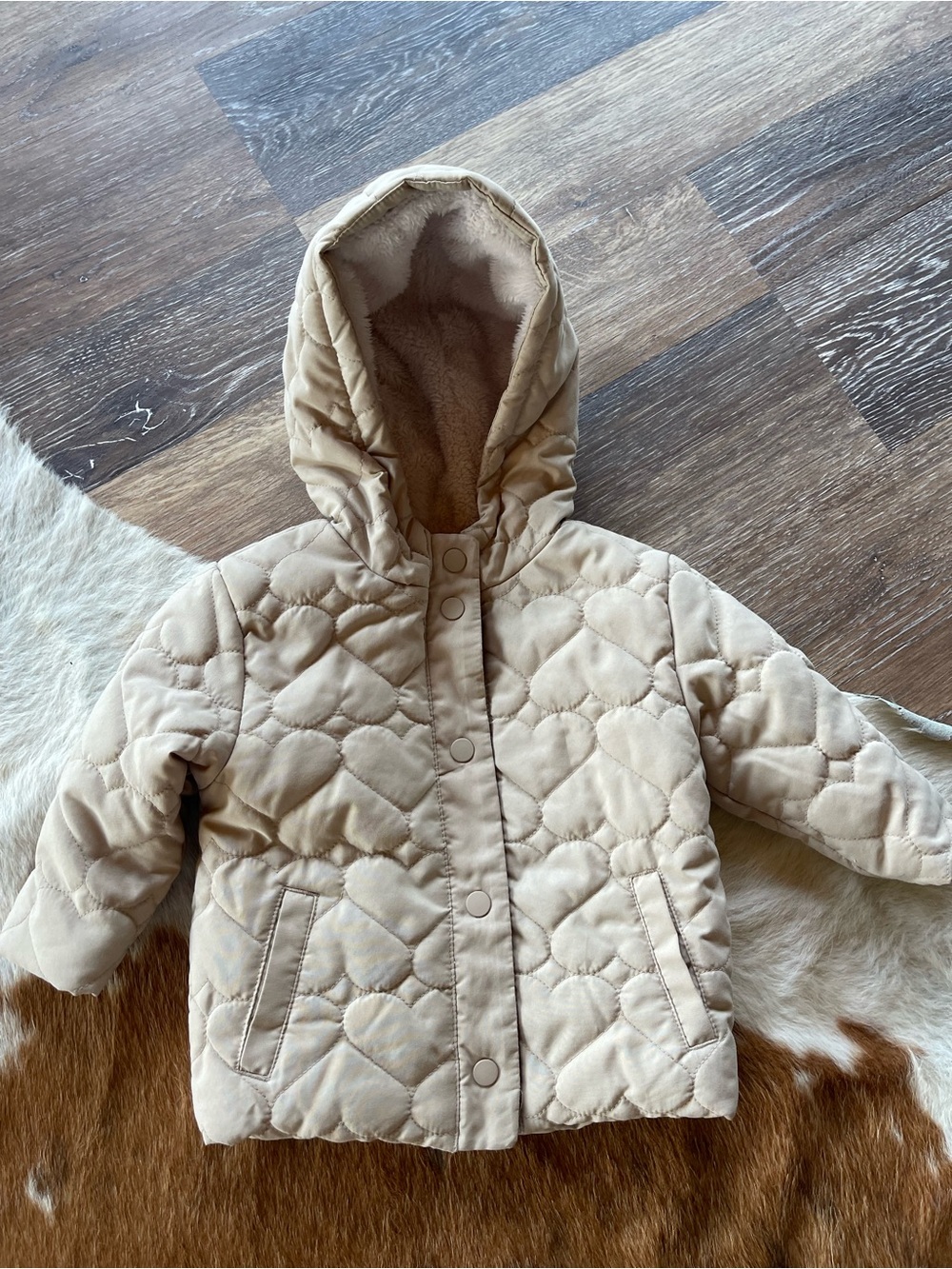 Old Navy Heart-Quilted Hooded Puffer Jacket in Light Tan